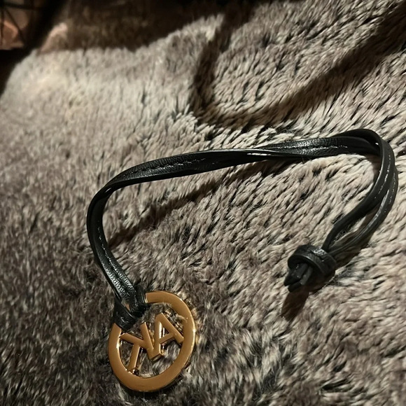 AK Gold Tone Large logo bag charm - Picture 8 of 12